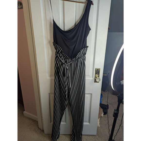 Venus Paperbag Striped Jumpsuit Womens Sz 2X Asymmetrical Neckline Glam Party - Picture 2 of 10